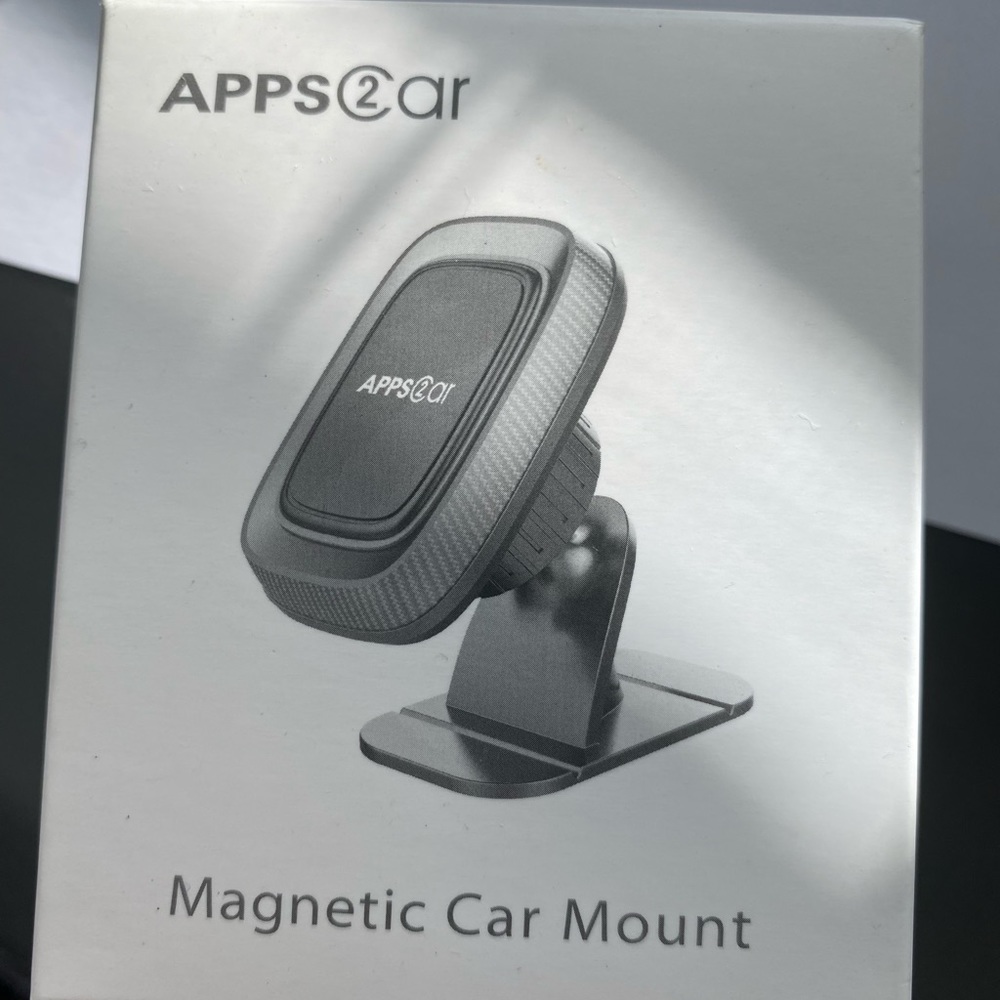 Magnetic car mount for dashboard